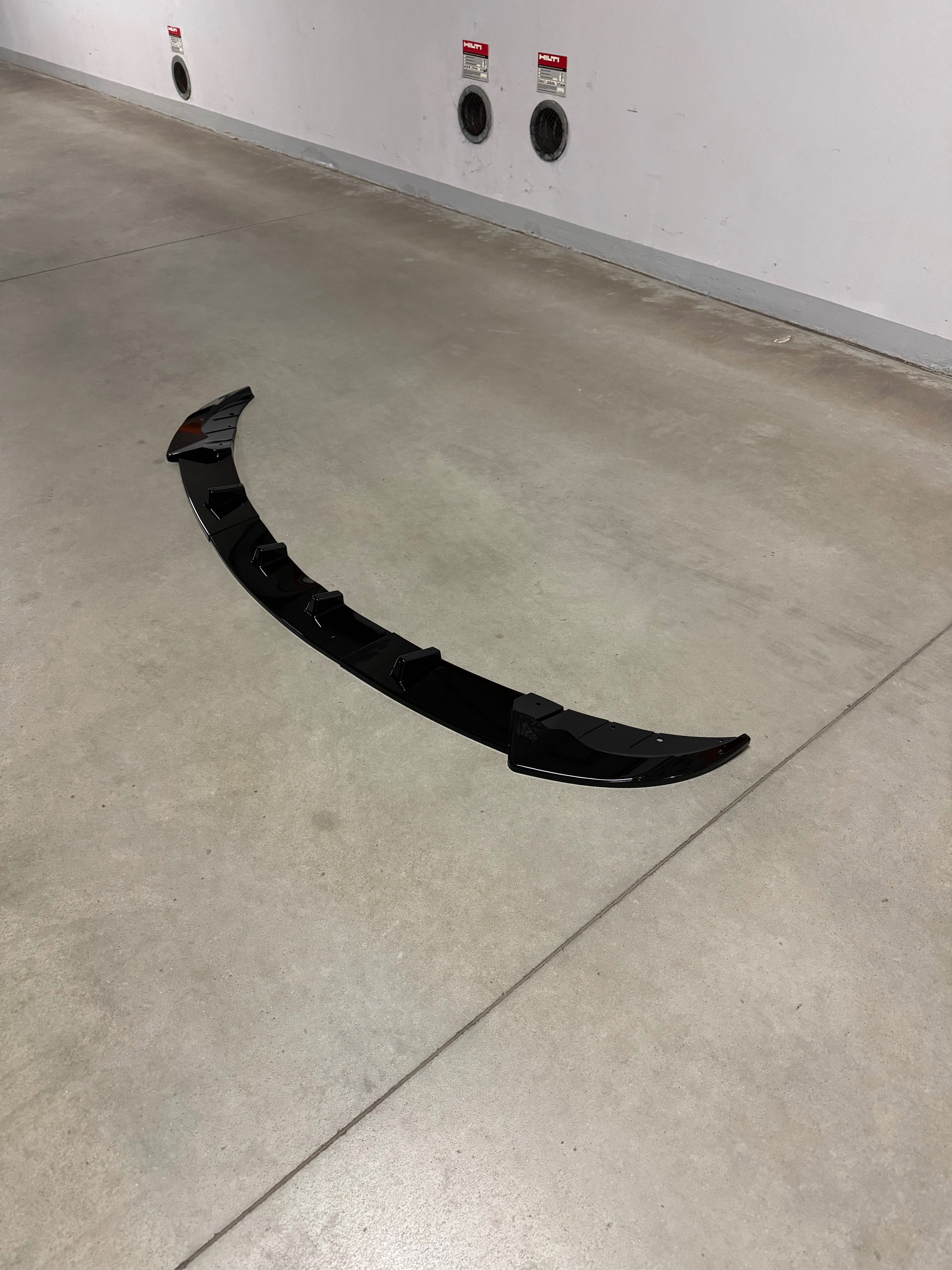 Dokładka zderzaka spliter. BMW 5 F10, F11 przedlift bez M-pakietu