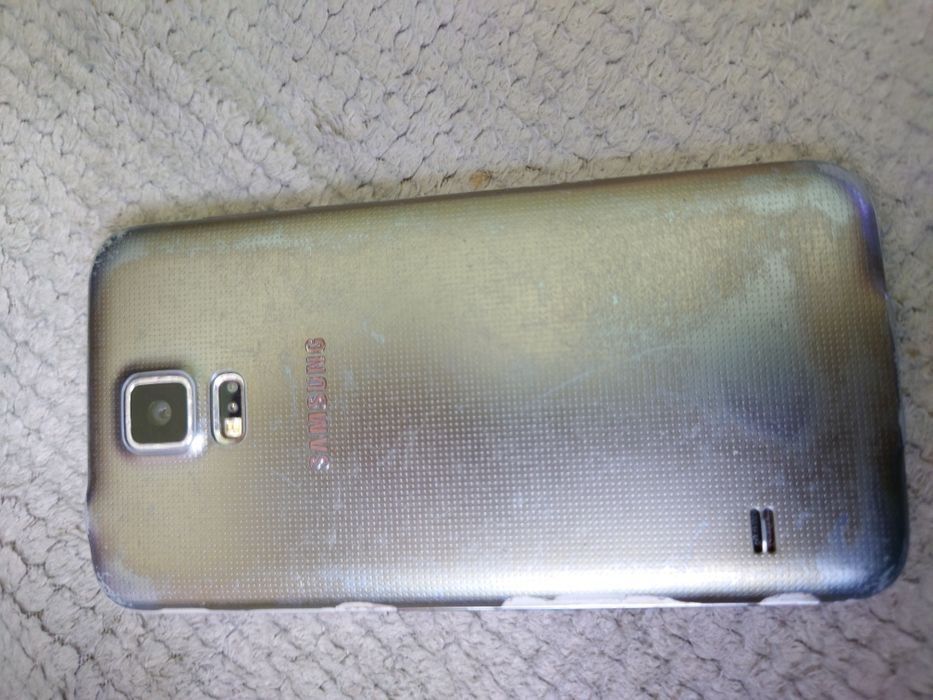 Uszkodzony Samsung Galaxy S5 Neo.