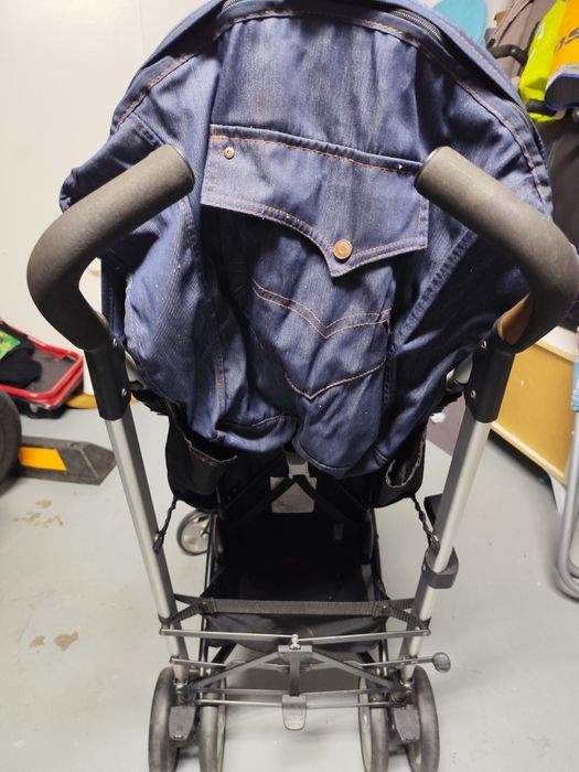 Carro de bebê da Chico