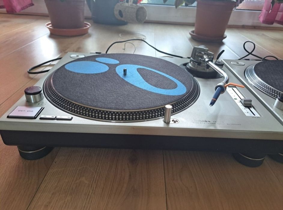 Technics SL1200 mkII cinzento