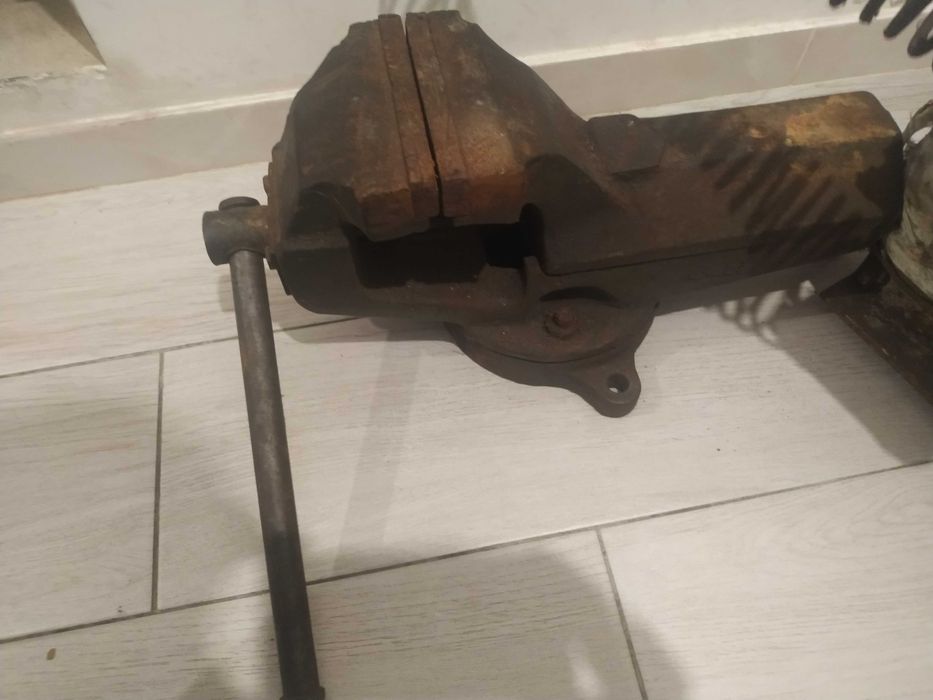 Тиски. Самовывоз или отправлю почтой, упакою