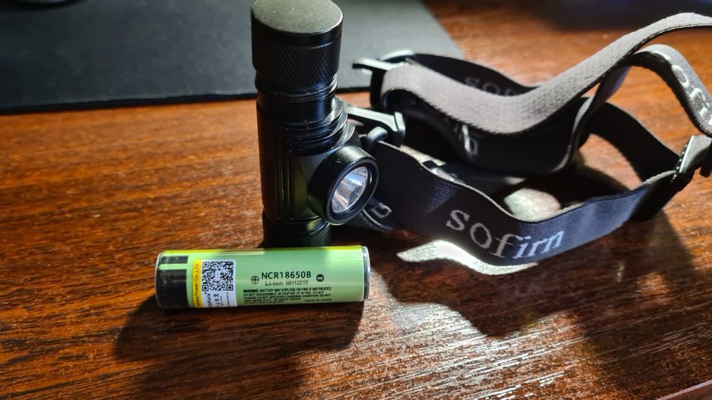 Налобный фонарь Boruit d10