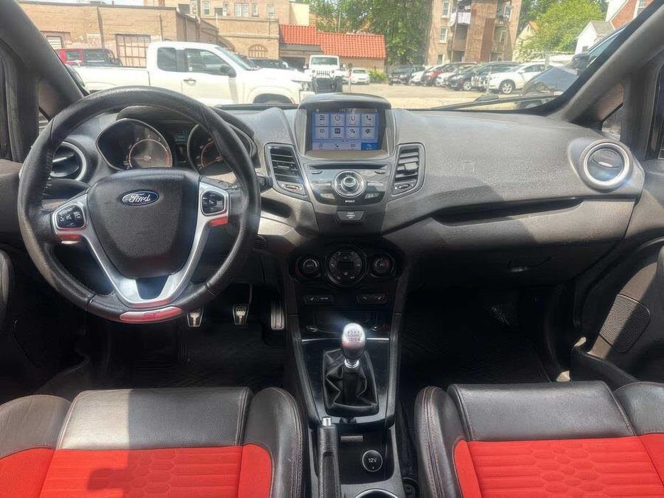 Ford Fiesta ST      2019