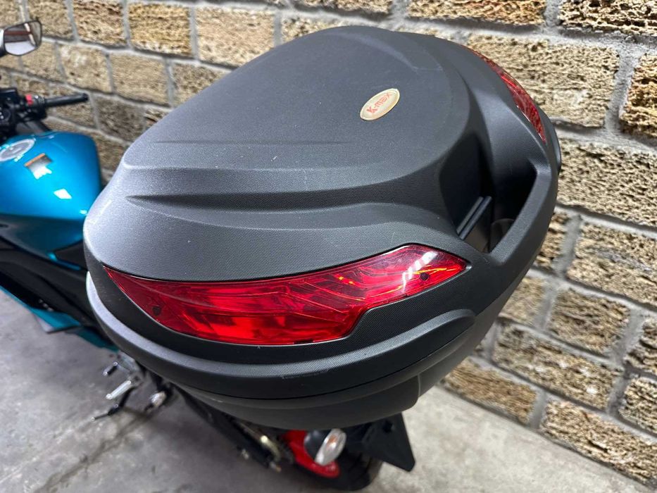 Yamaha R-25 з Японіі