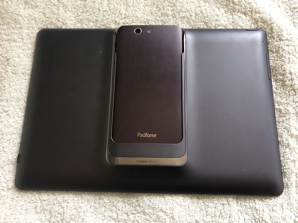 Asus PadFone A86. 2/16 GB, 10 дюймов. Планшет+телефон