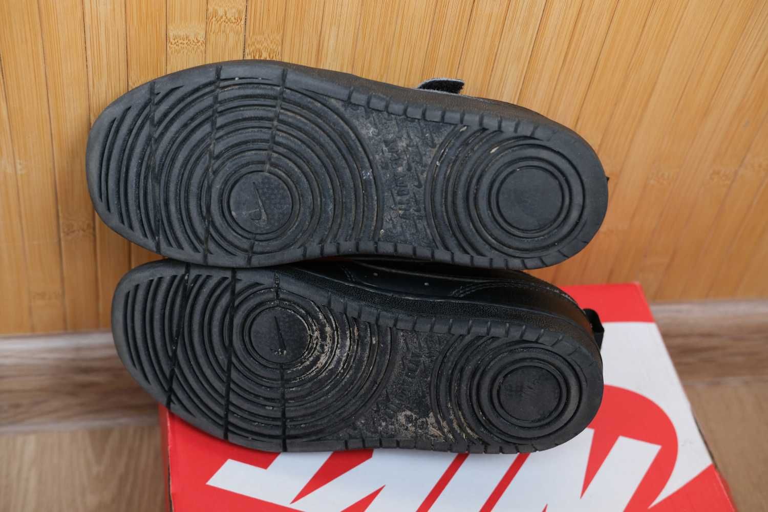 Кросівки туфлі в школу Nike шкіра розмір 33, устілка 21