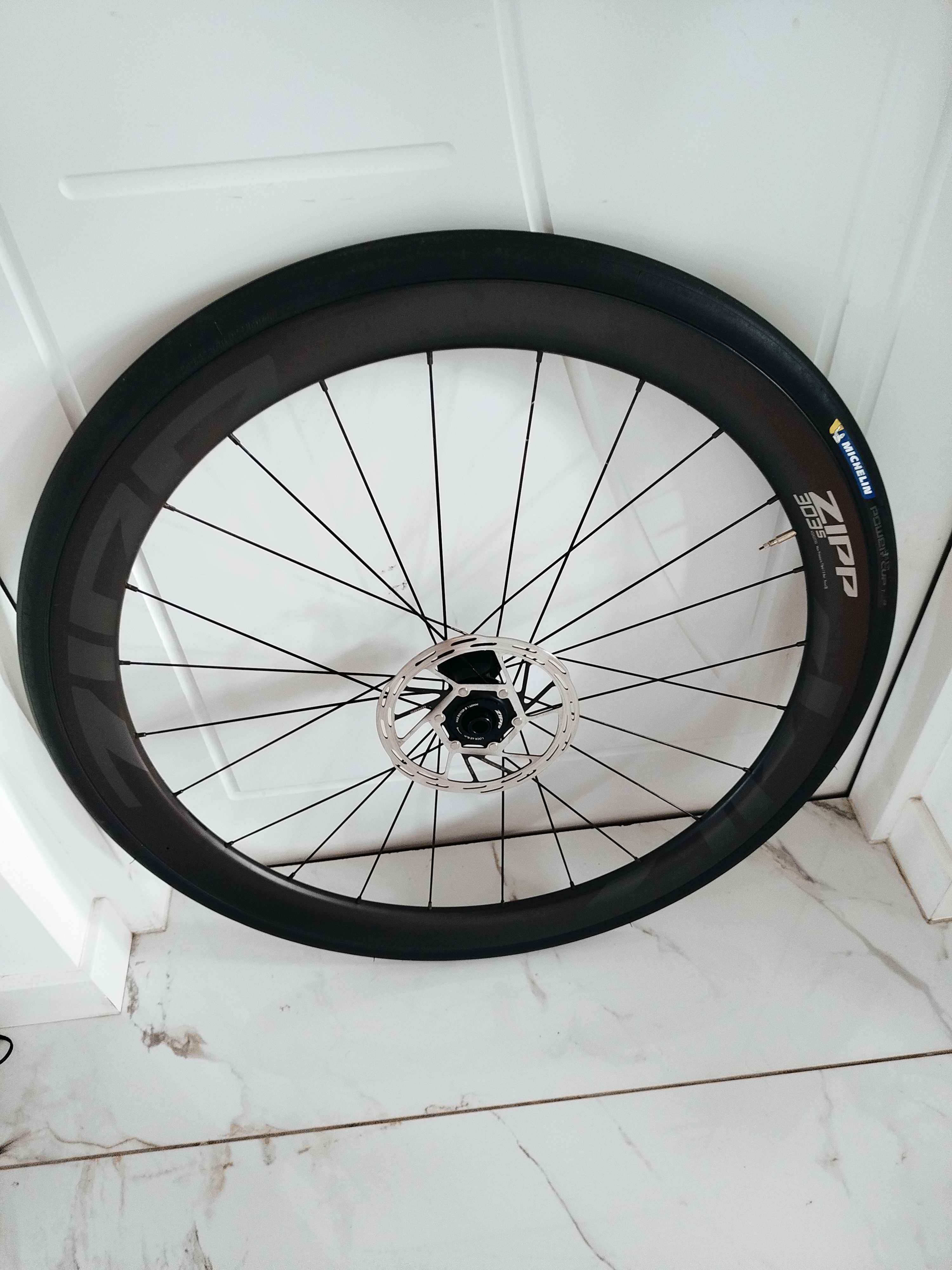 Koła karbowane Zipp 303s