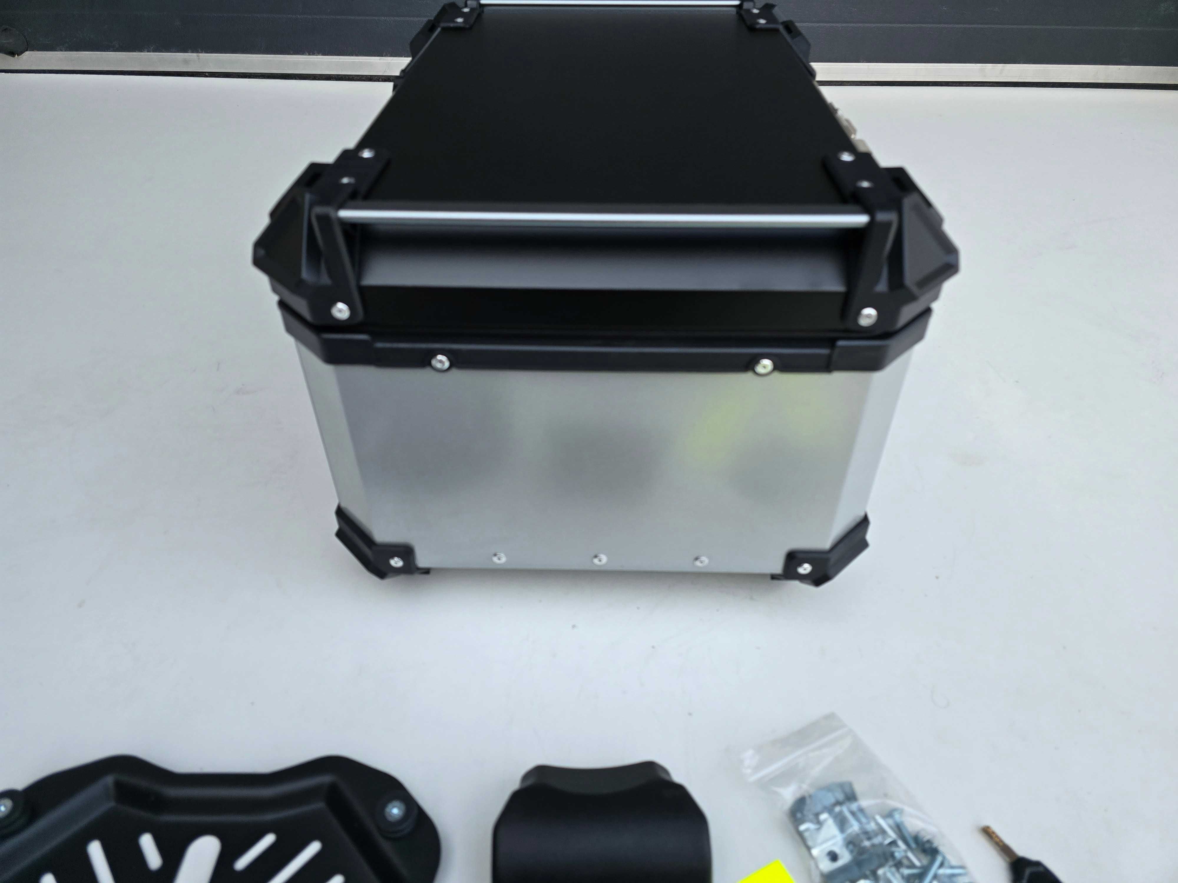 KUFER CENTRALNY Motocyklowy ALUMINIOWY  65L +Płyta +Oparcie