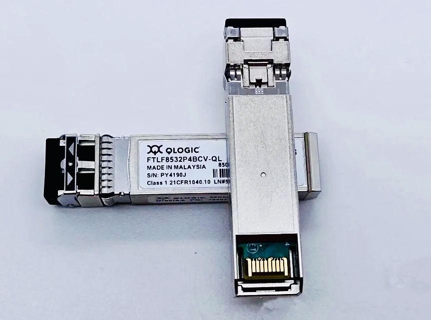 moduły FC FTLF8532P4BCV-QL Qlogic 32G Cisco DS-SFP-FC8G-SW