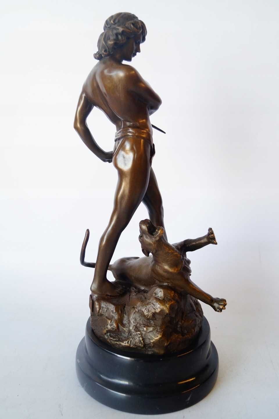 Walczący z pumą rzeźba z brązu wg Loys potet