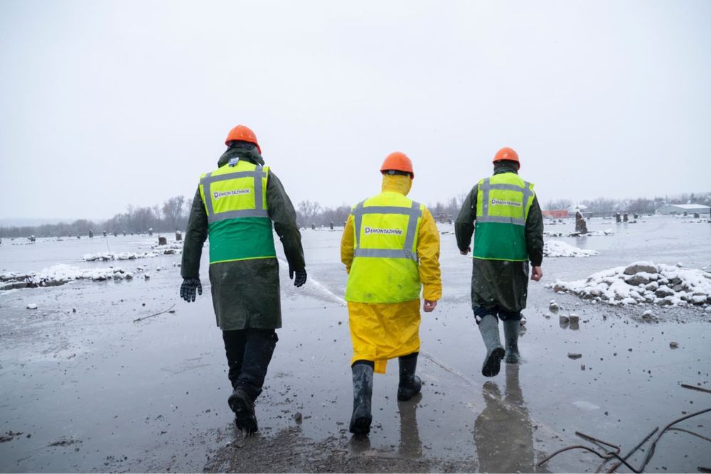 Демонтаж бетону складу ангару, демонтаж полов криші, ручний демонтаж
