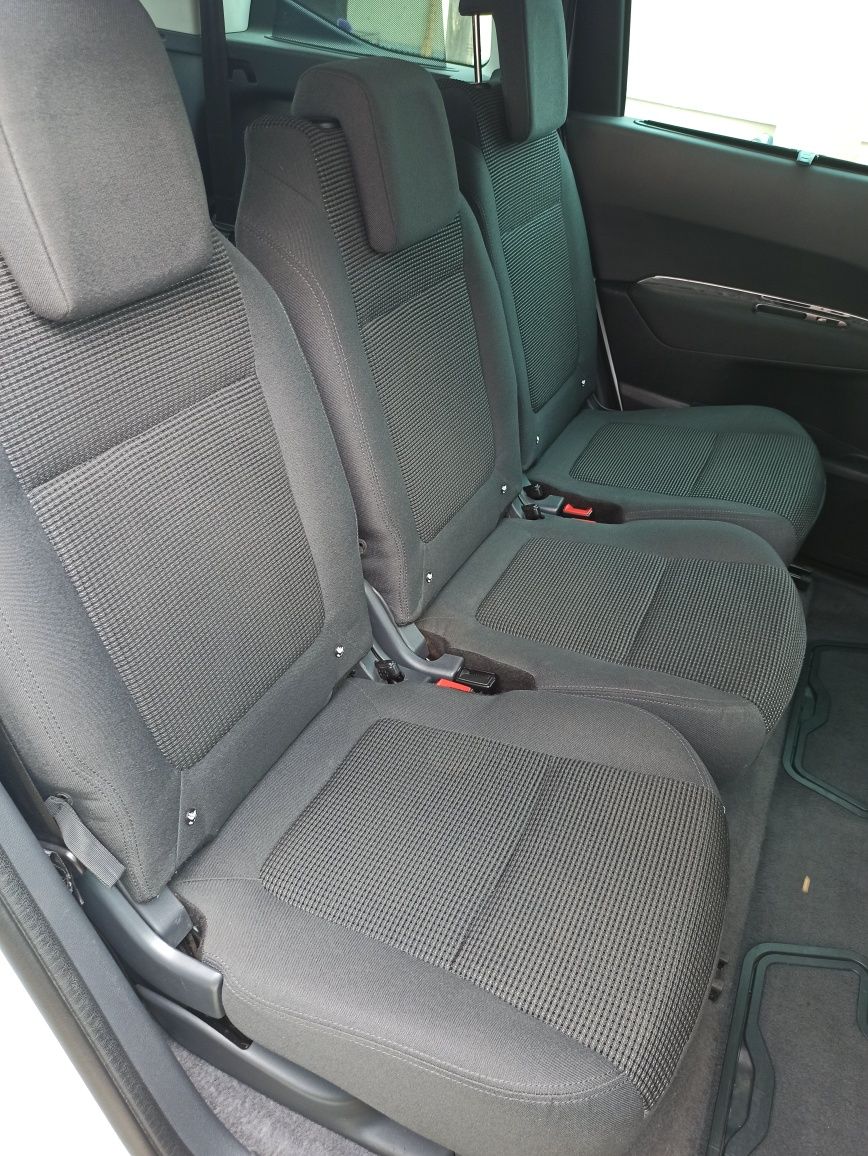PEUGEOT 5008 Allure 2015 1.6 THP