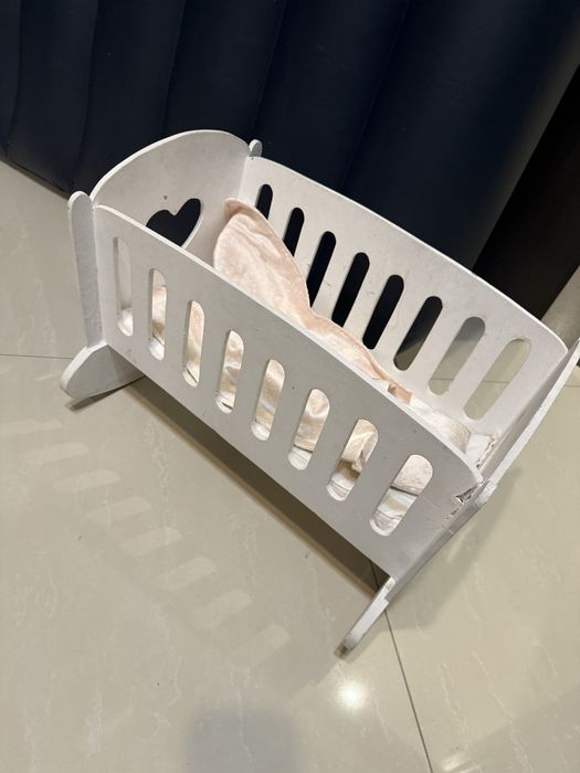 Віддам безкоштовно лялькове ліжечко