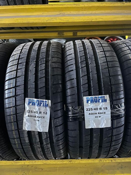 Pneus 225/40/18 profil novos