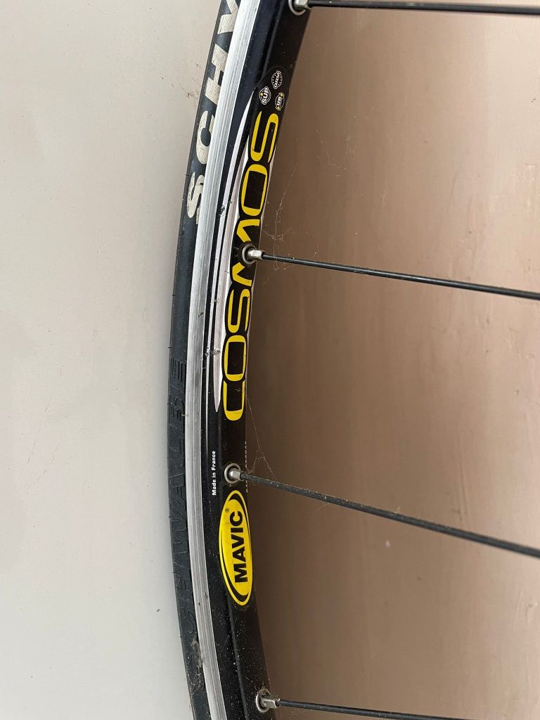 Opona z felgą do roweru 28" Mavic