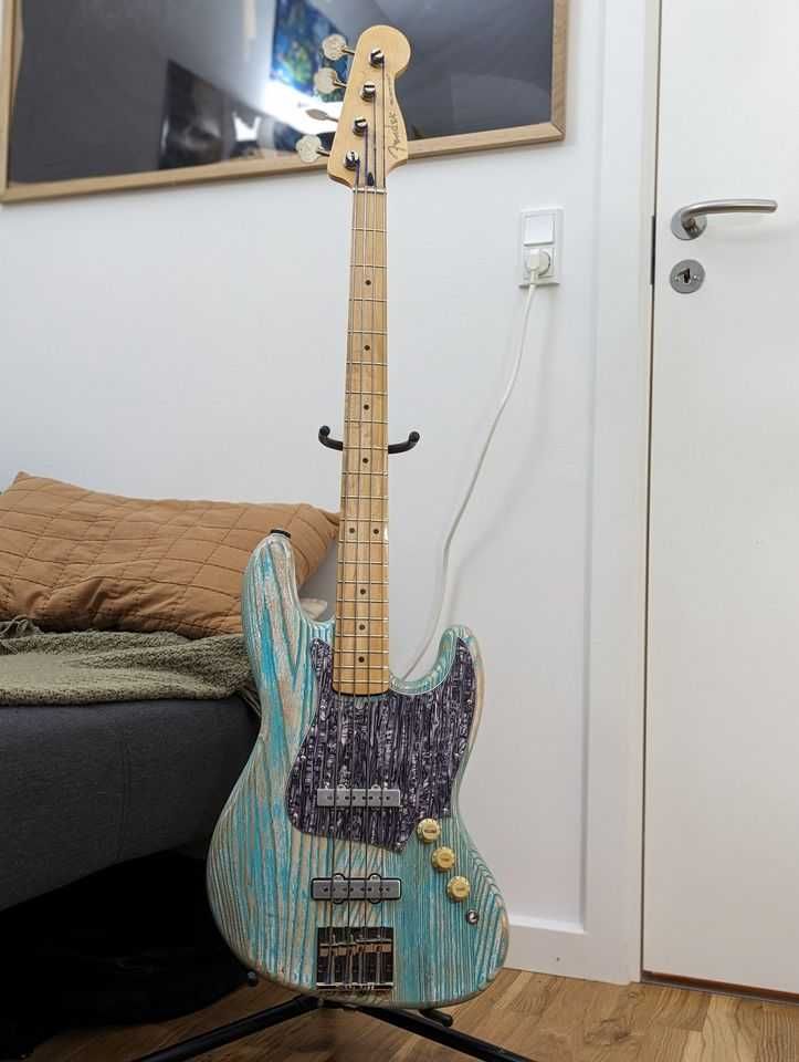 Jazz Bass Custom, Gitara Basowa