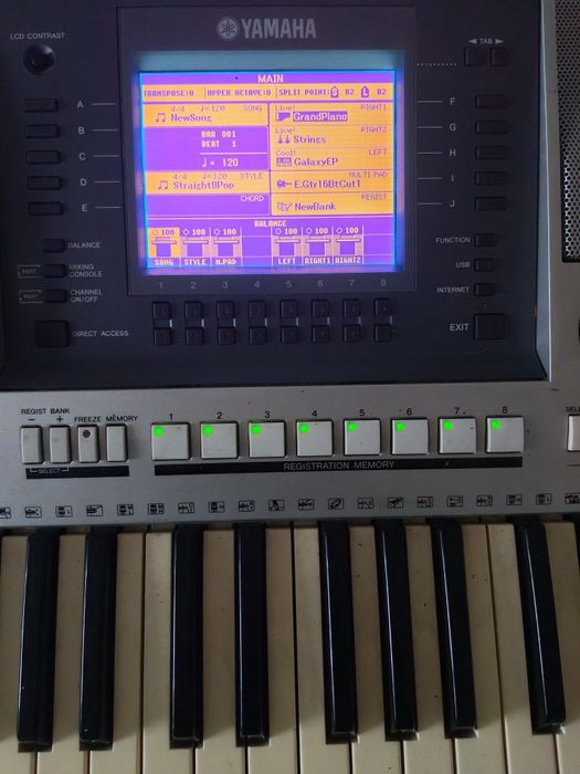 Yamaha psr s 700