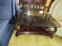 Mesa com tampo de vidro - 35 euros