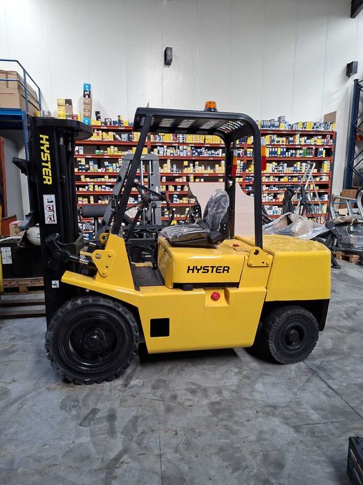 Empilhador Hyster 2.5T XL Triplex