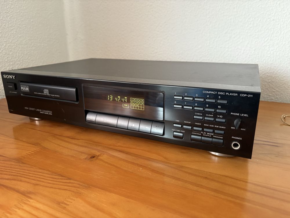 Leitor de CDs Sony CDP-211