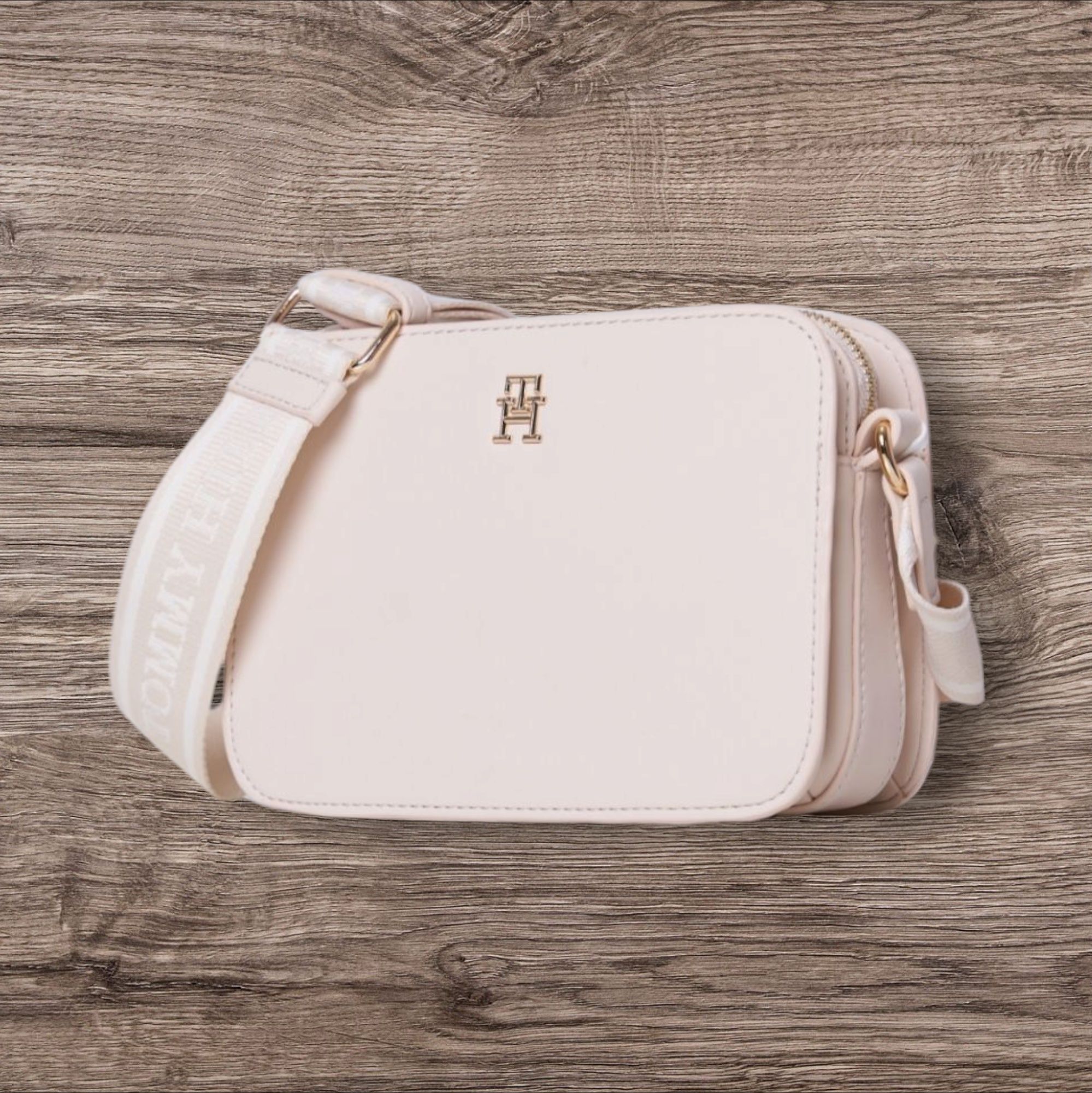 Torebka listonoszka Tommy Hilfiger