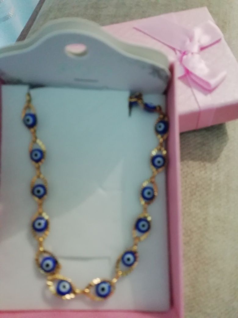Anéis, alianças, elegância perfeita, fios,brincos, pulseiras etc.
