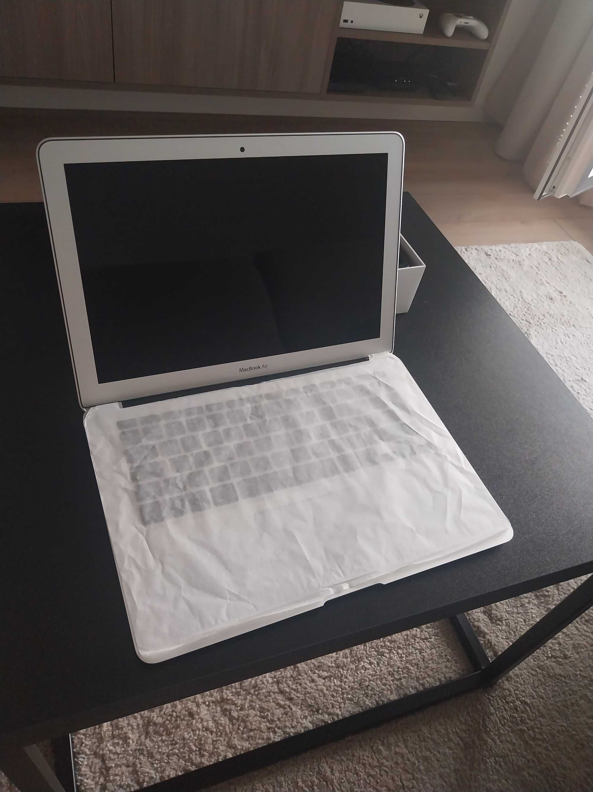 APPLE MACBOOK AIR 13. Stan idealny, nie używany