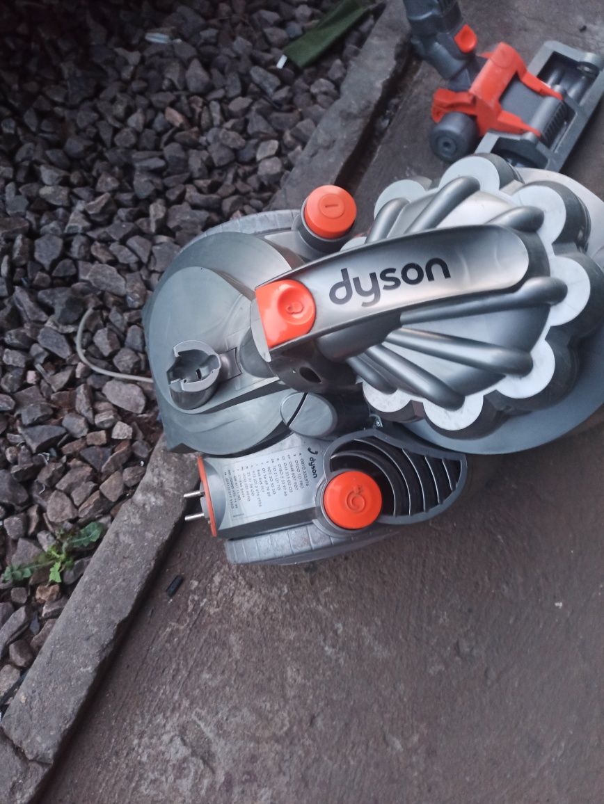 Dyson dc 08 1400w