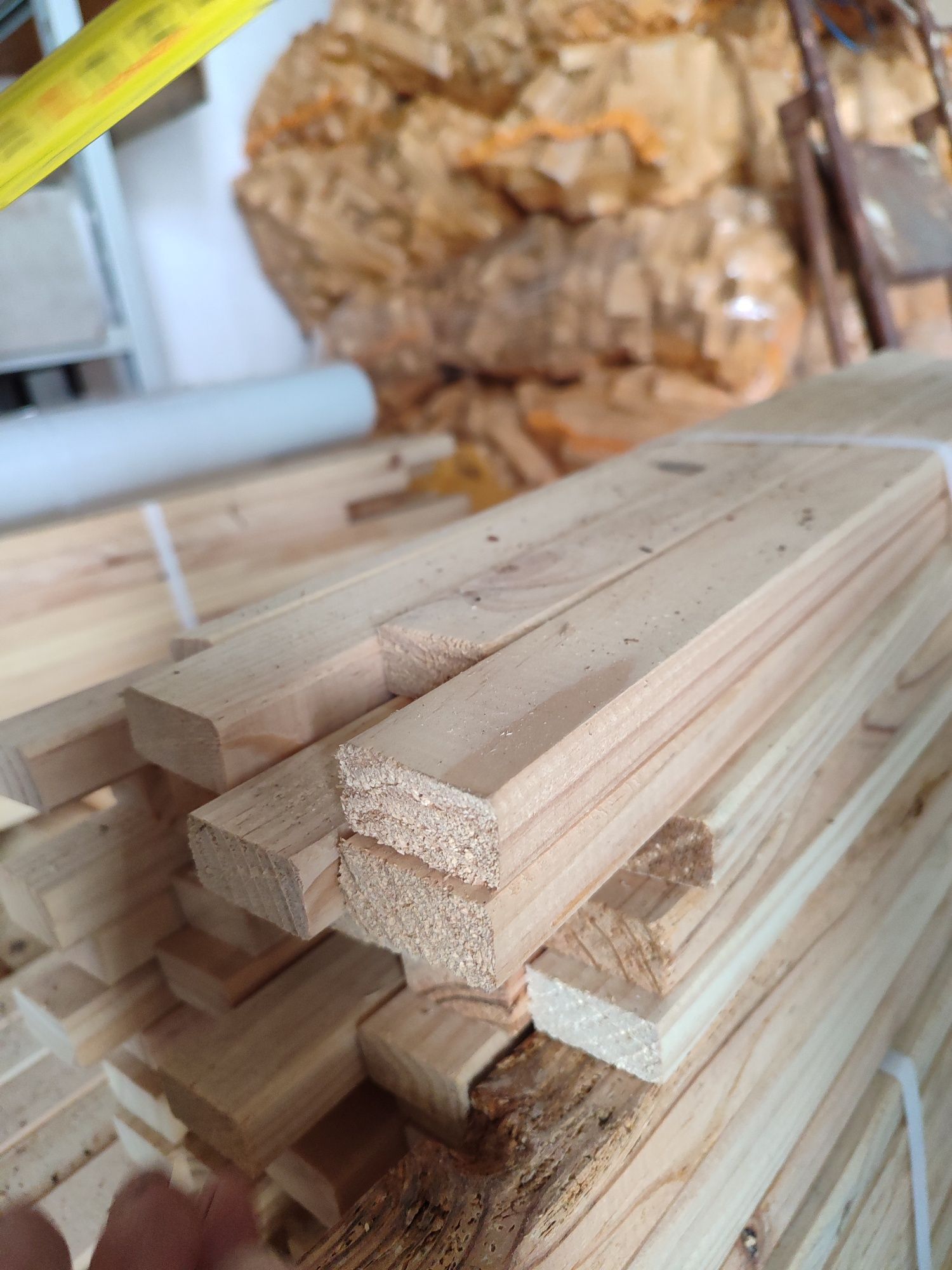 Madeira em ripas para  bricolage