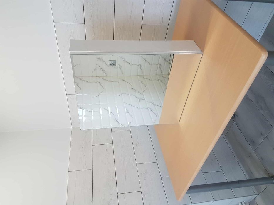 Szafka z lustrem 50 cm