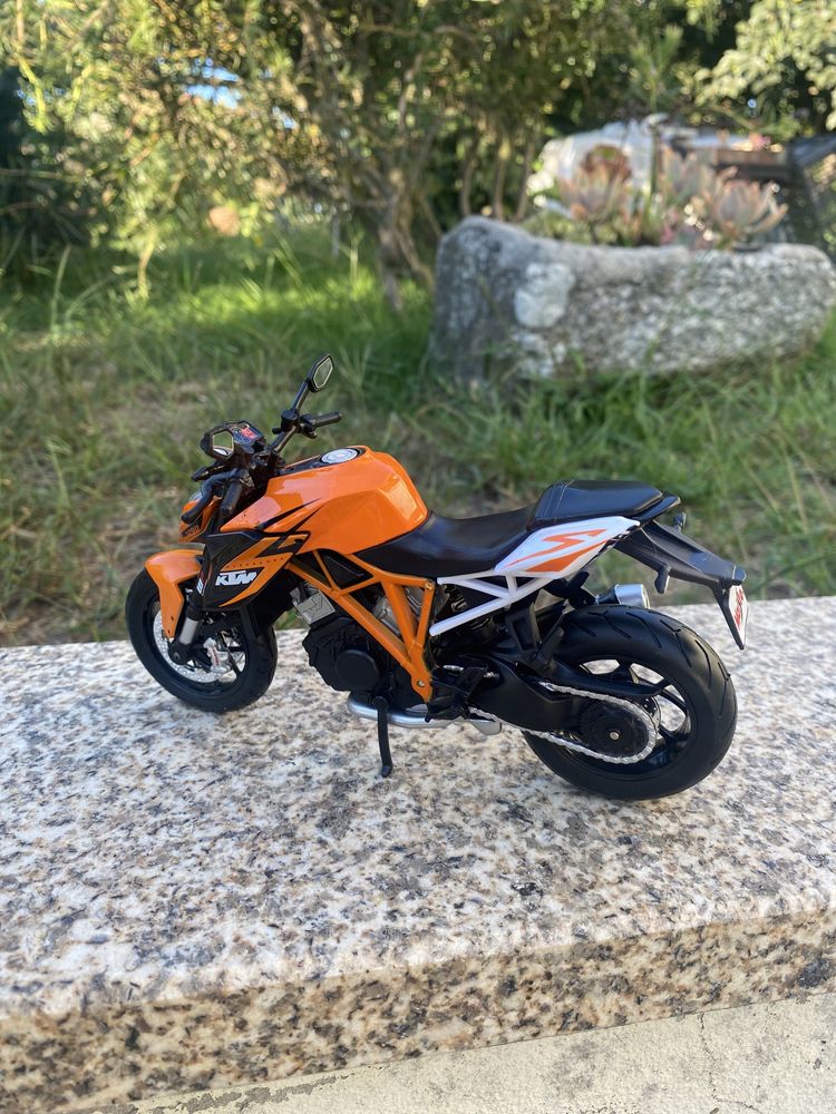 Mota miniatura KTM DUKE 1290