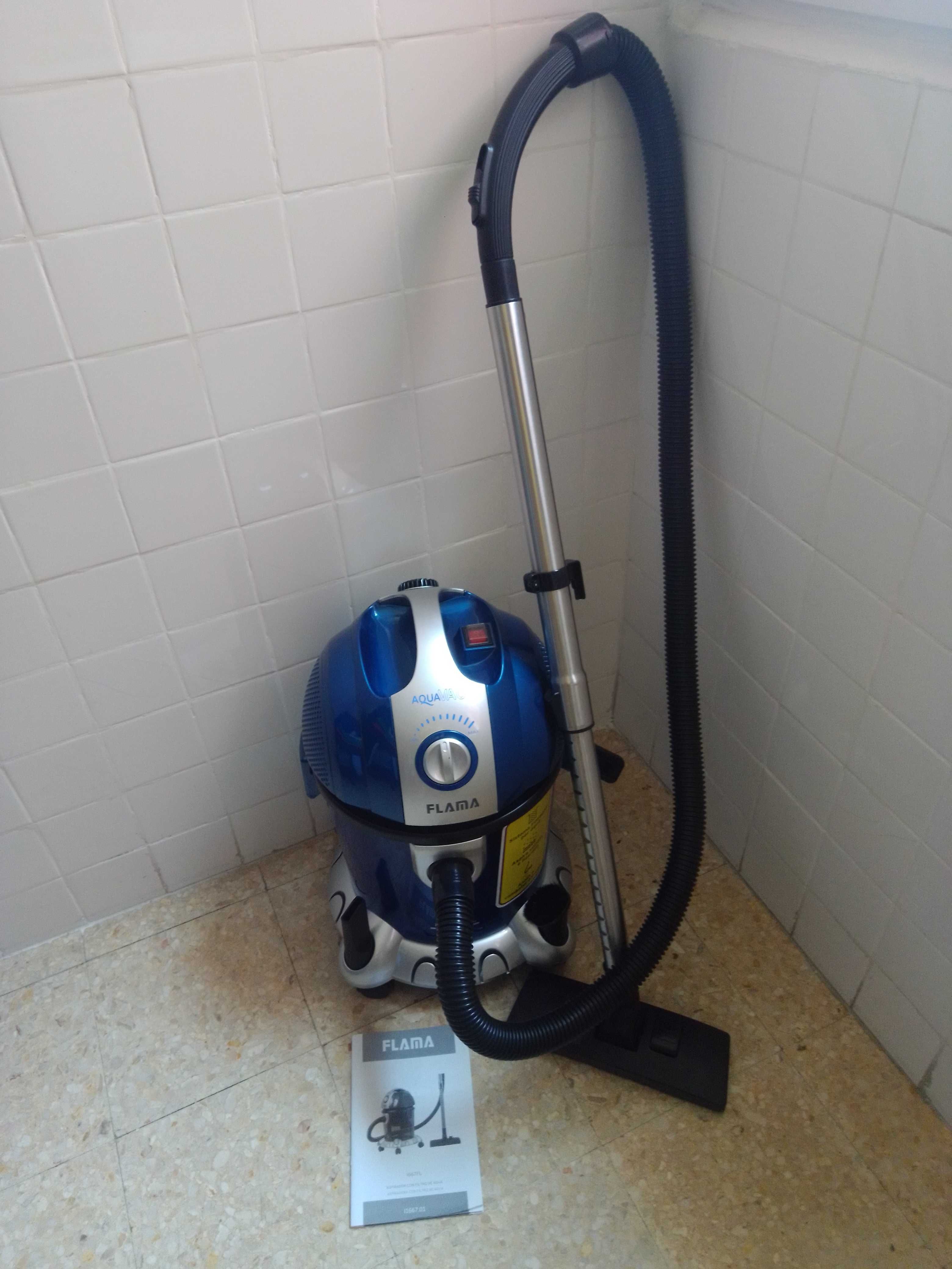 Aspirador da Flama, acessórios incluídos e manual. Com avaria.