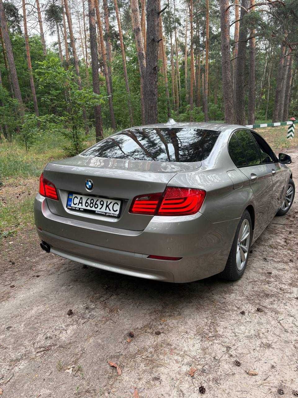 Офіційна BMW 5 series F10 в гарному стані М руль
