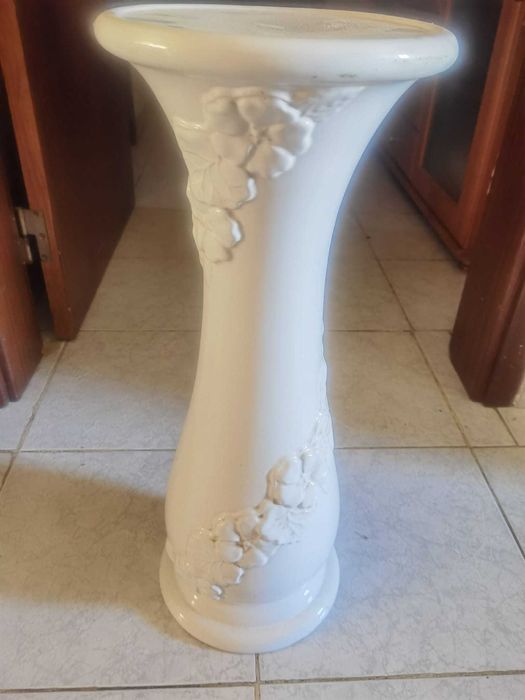 coluna em loiça para por vaso em cima