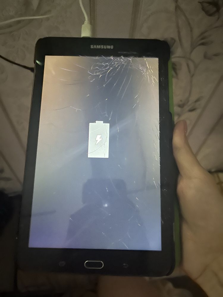 Планшет Samsung Galaxy Tab E 8.0