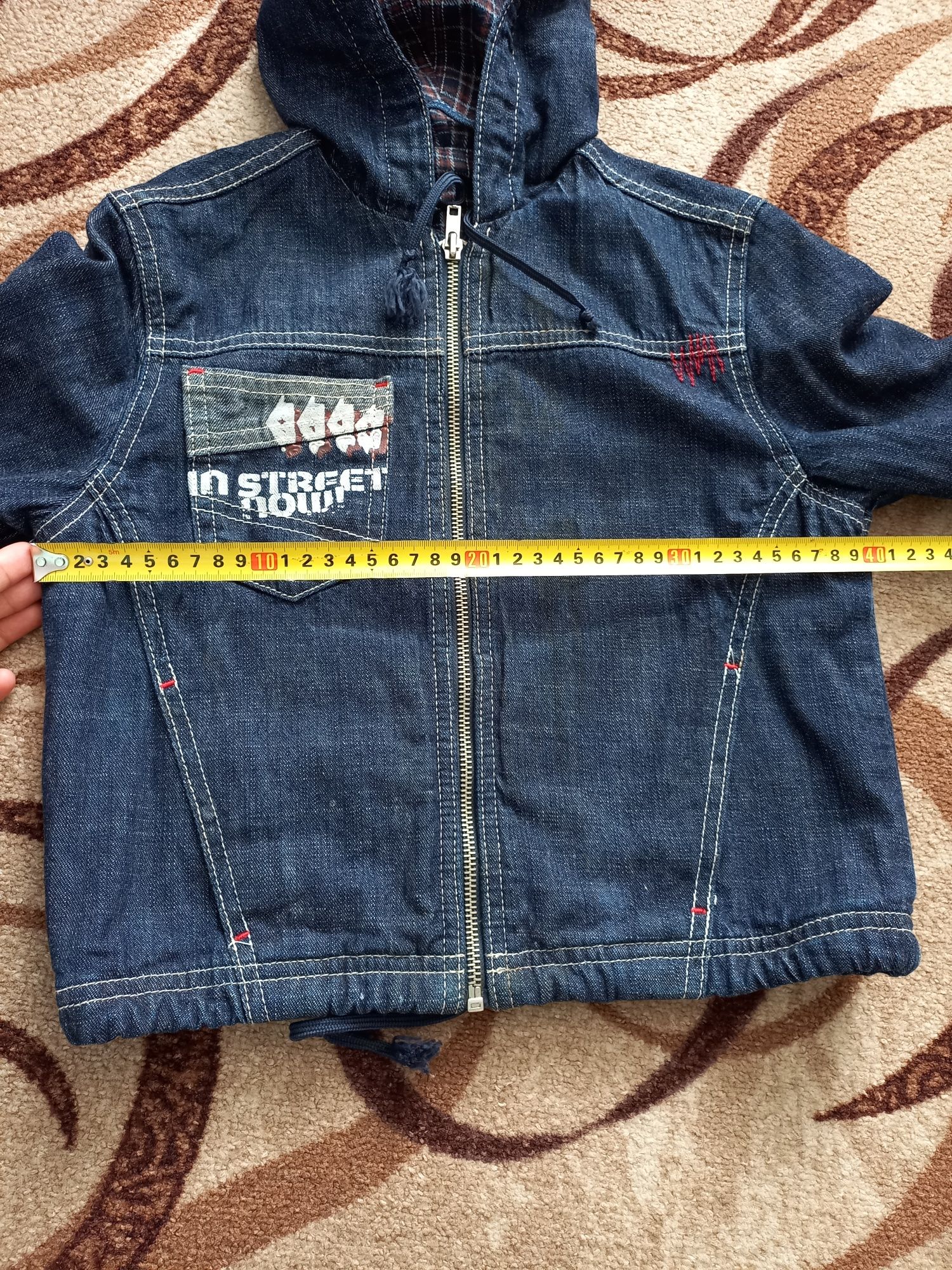Куртка джинсовая на мальчика 4-5 лет