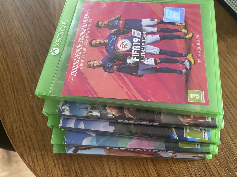 Xbox one s  2 pady orac 5gier