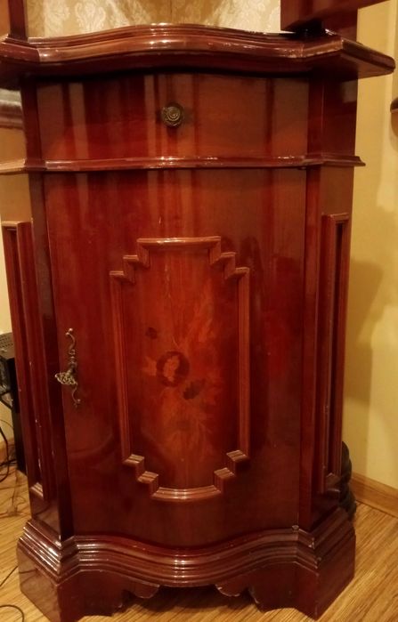 WITRYNA NAROŻNA w stylu włoskim.