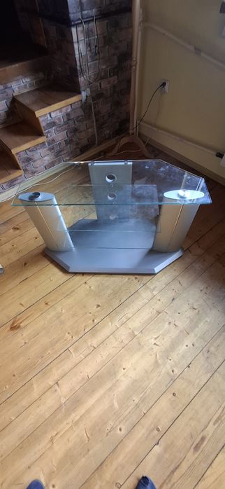 Stolik pod telewizor