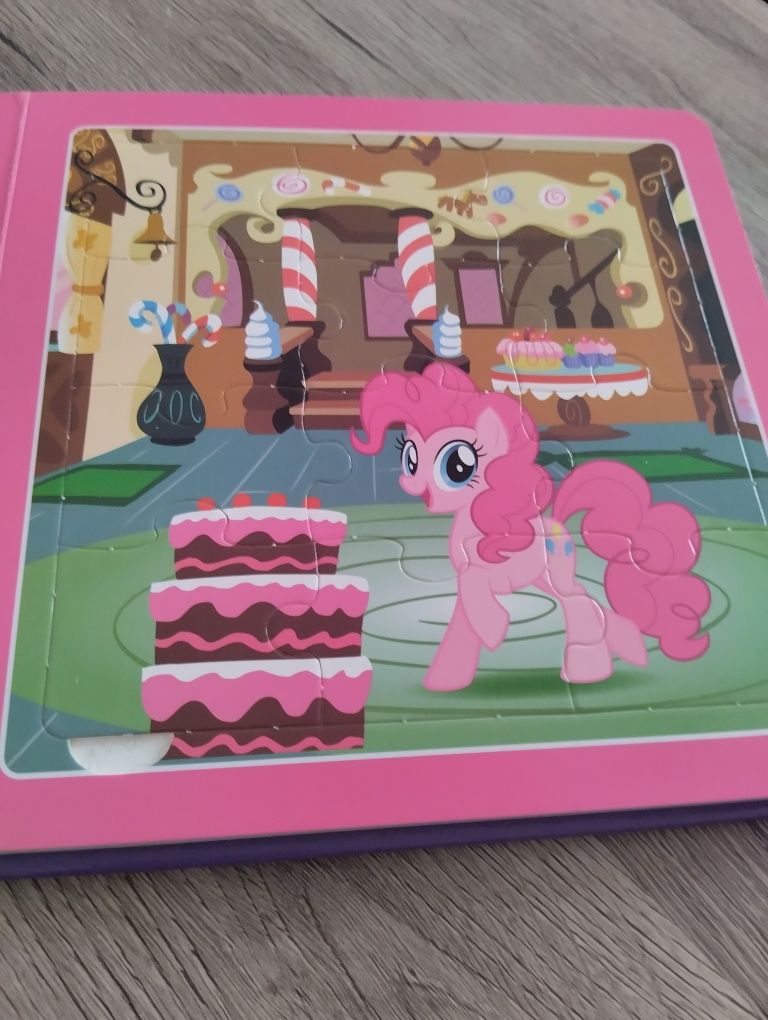 Książka z puzzlami Pony