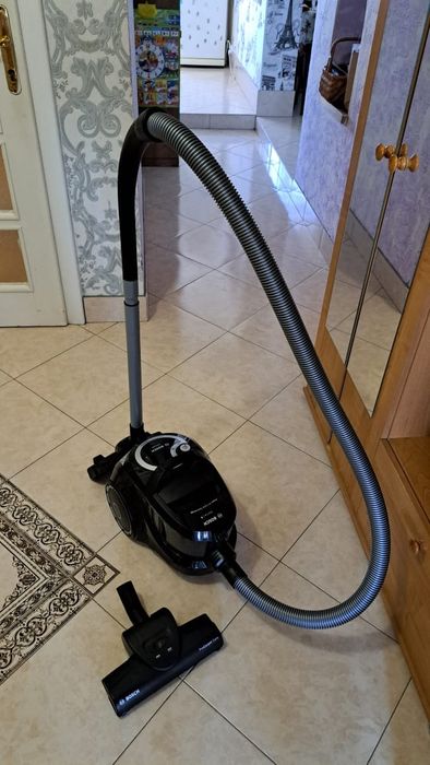 Пилисос Bosch Series 4