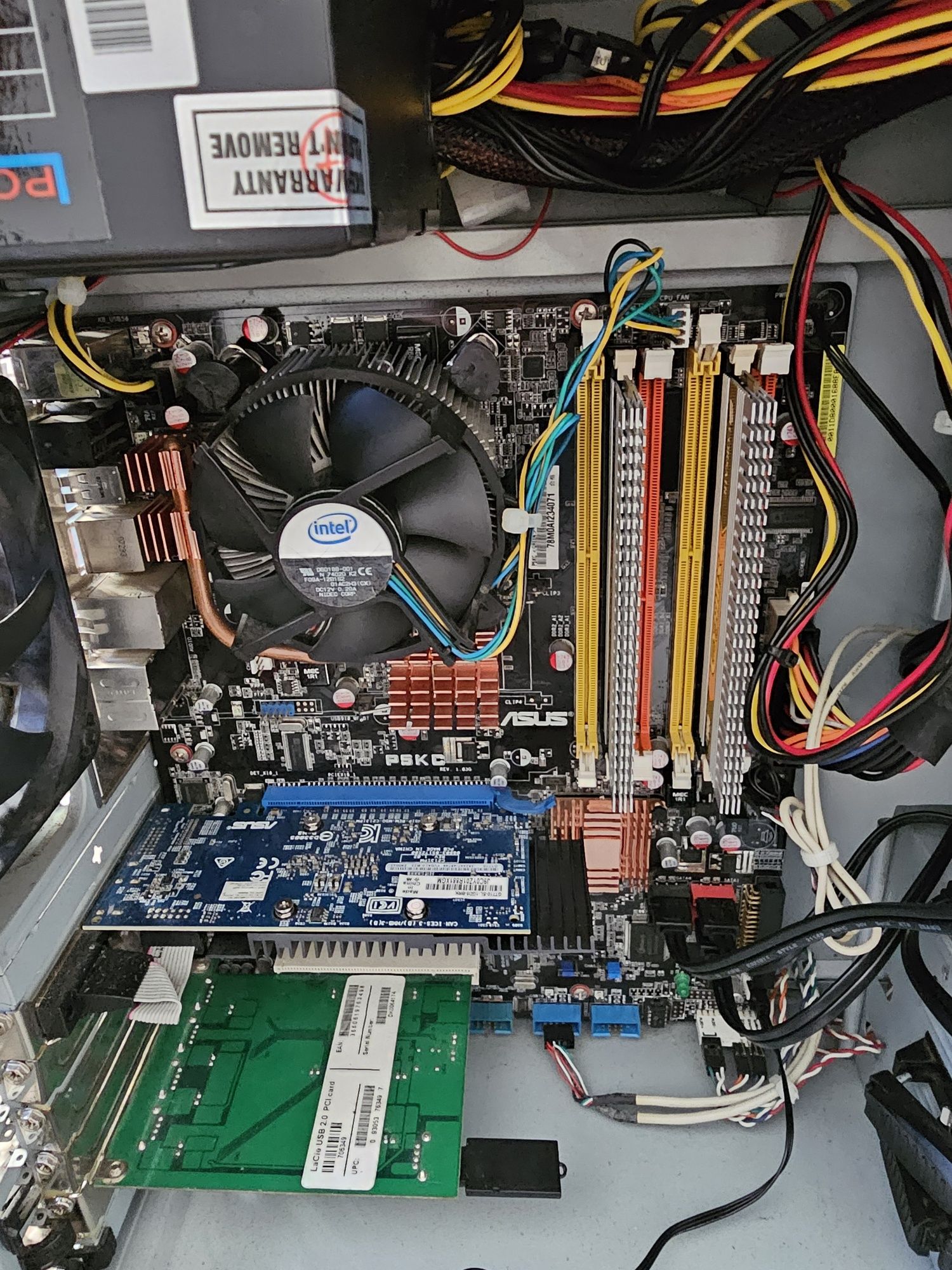 Computador completo.