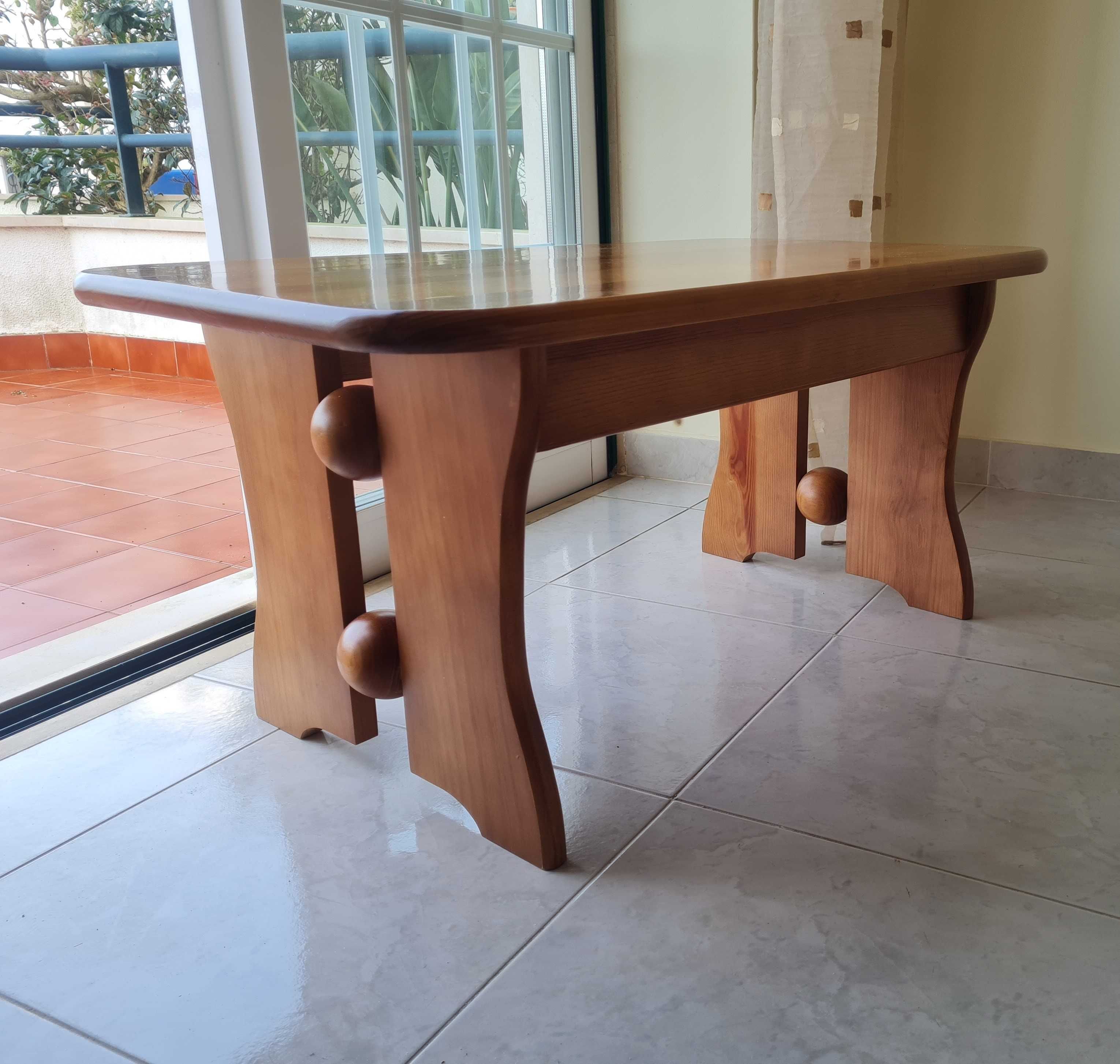 Mesa de Centro/Apoio em Pinho