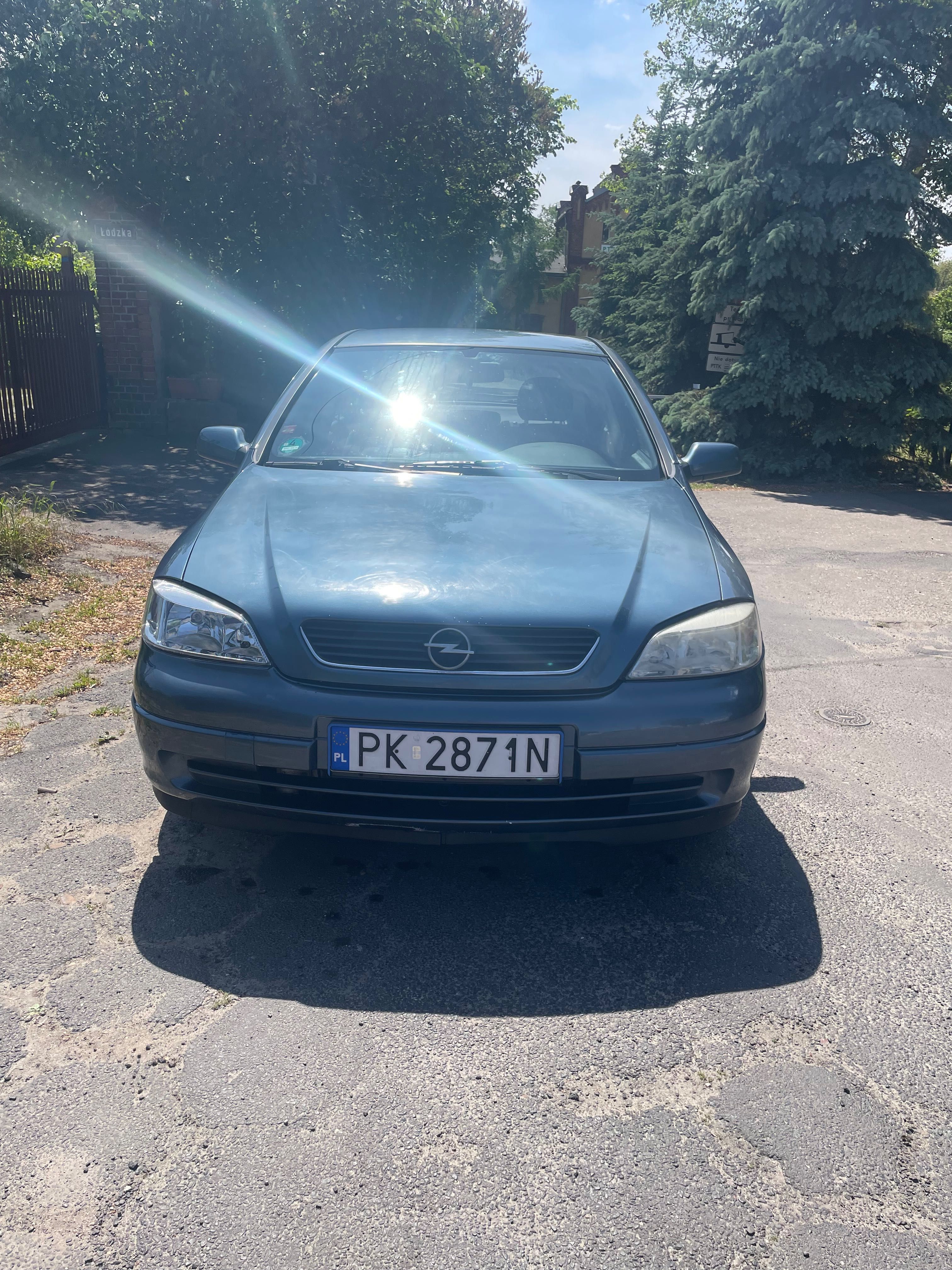 Astra 1.6 b klima , automat