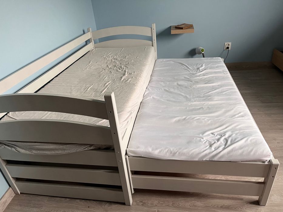 Łóżko młodzieżowe/ materace gratis