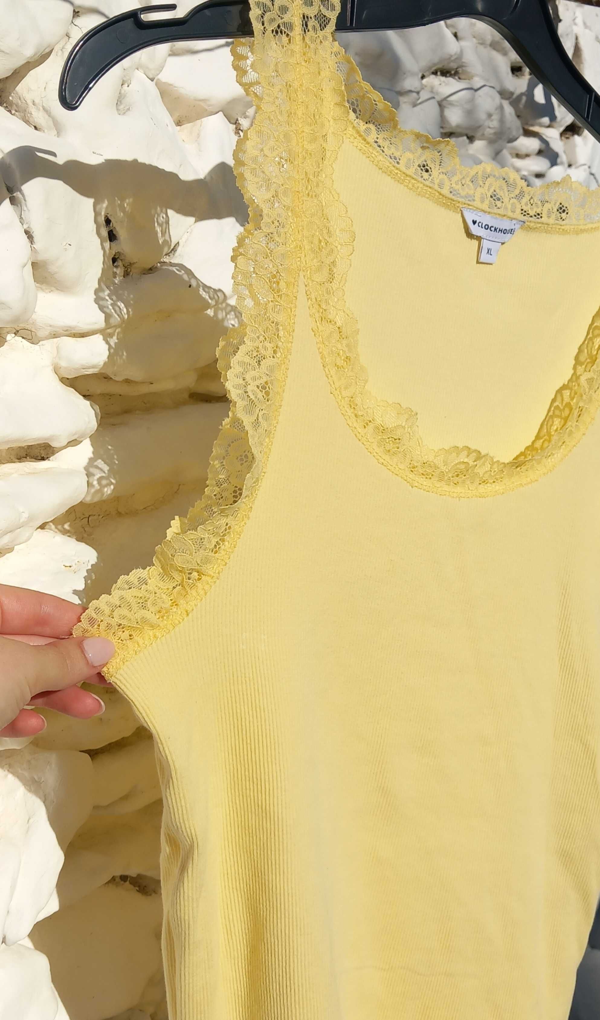 Blusa com detalhe em renda