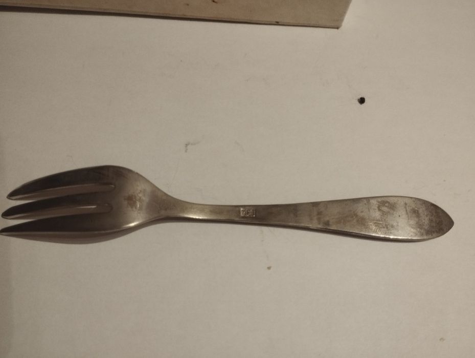 Widelczyki deserowe, niklowane.