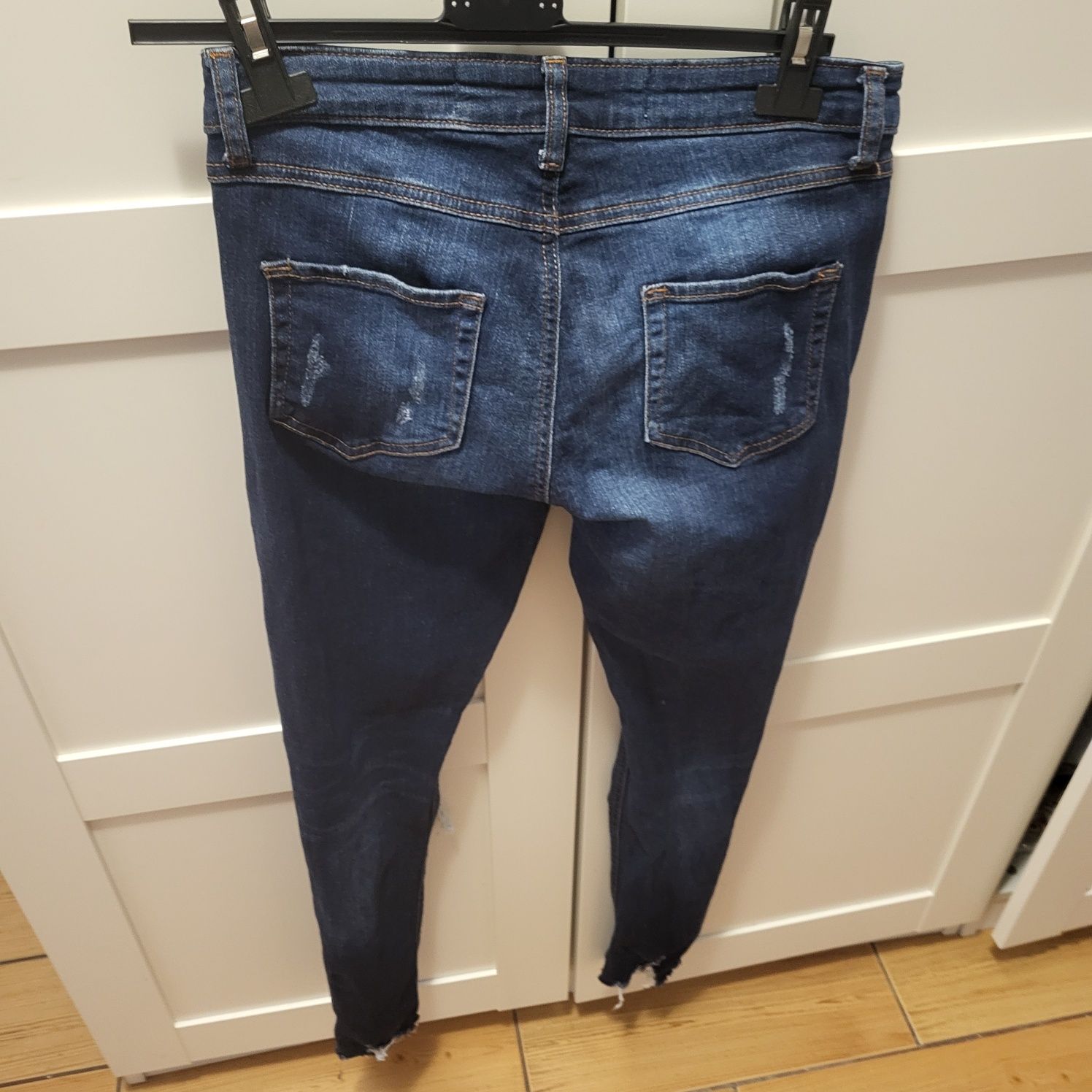 Spodnie jeans dzinsowe z dziurami 38 primark