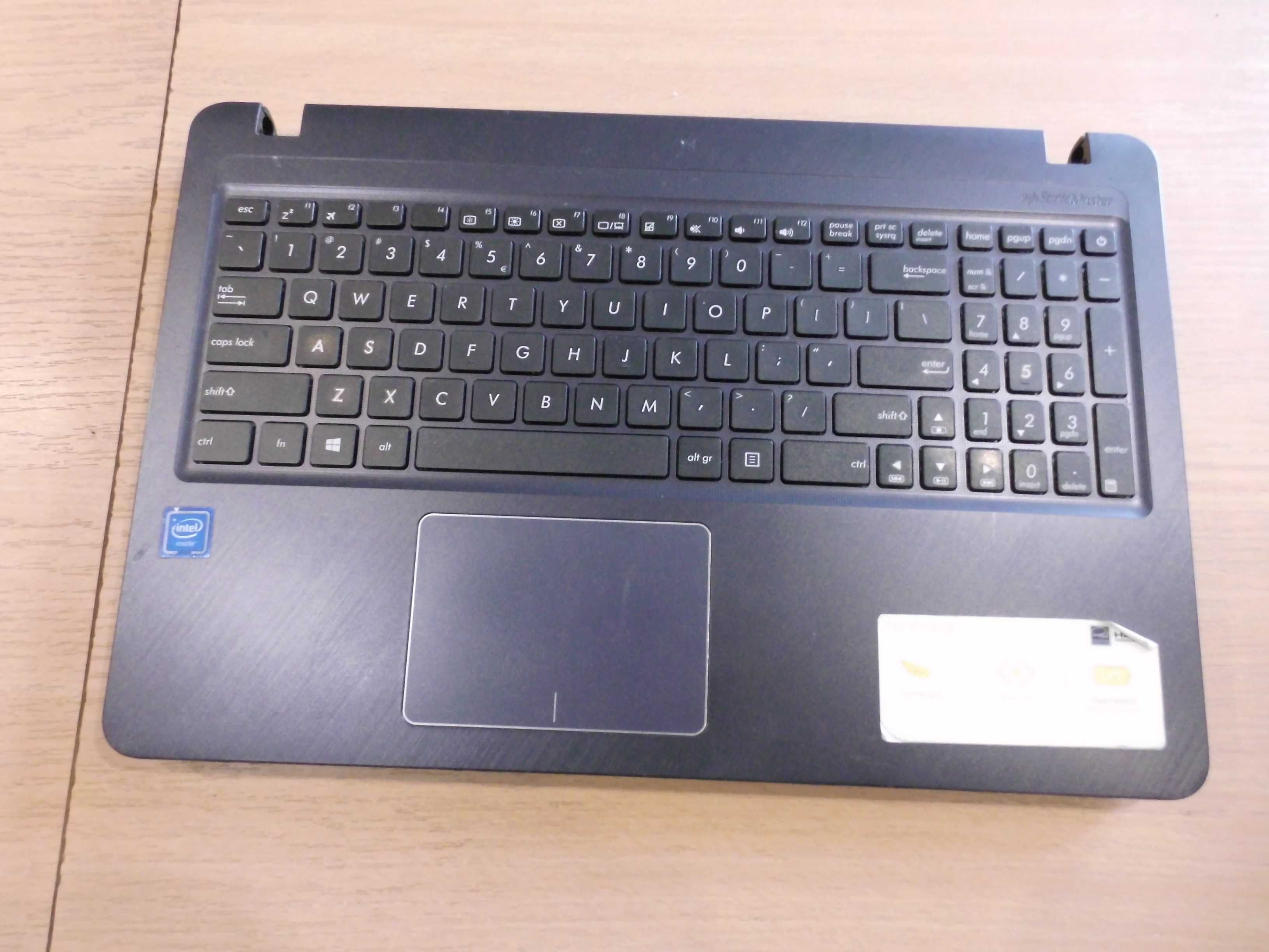 Asus A543M na części klawiatura, klapa matrycy