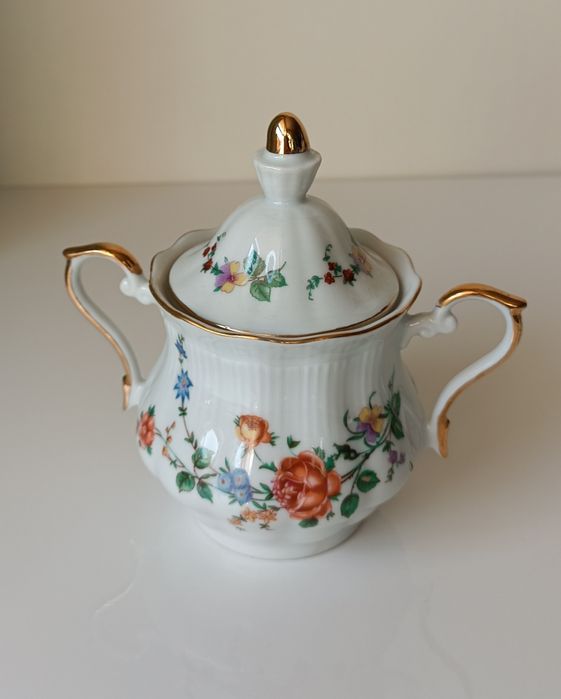 Piękny zestaw porcelana Wałbrzych cudne kolory i złocenia nowe